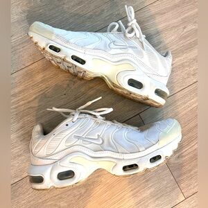 Nike tn triple White Women's Sneakers 6.5